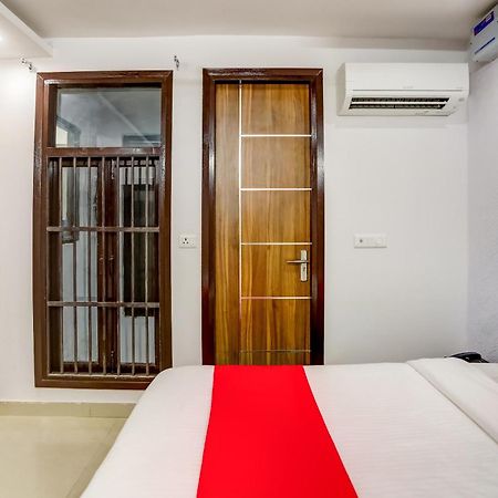 Hotel O Cozy Cave Yeni Delhi Dış mekan fotoğraf