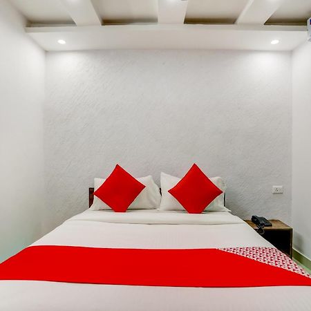 Hotel O Cozy Cave Yeni Delhi Dış mekan fotoğraf