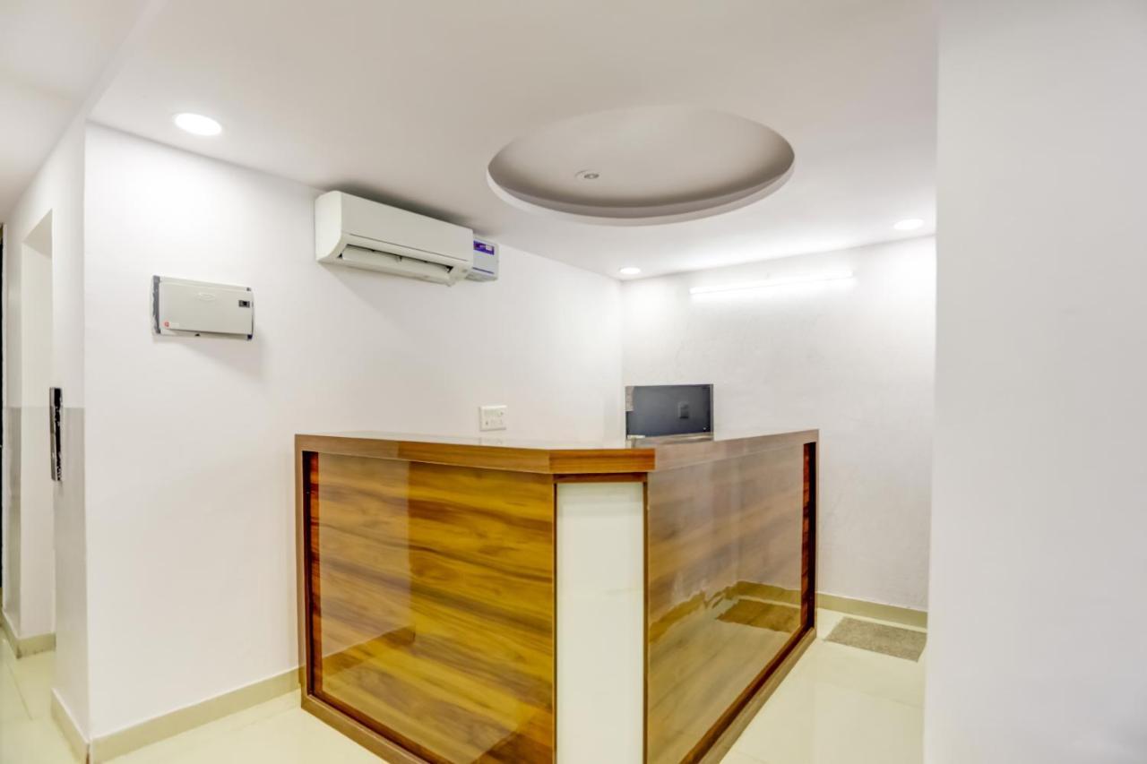 Hotel O Cozy Cave Yeni Delhi Dış mekan fotoğraf