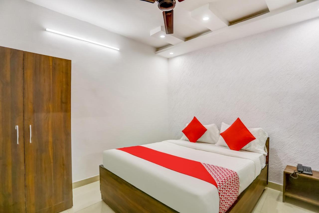 Hotel O Cozy Cave Yeni Delhi Dış mekan fotoğraf