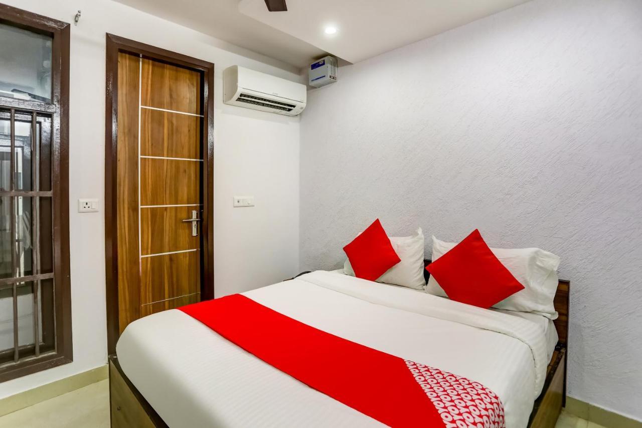 Hotel O Cozy Cave Yeni Delhi Dış mekan fotoğraf