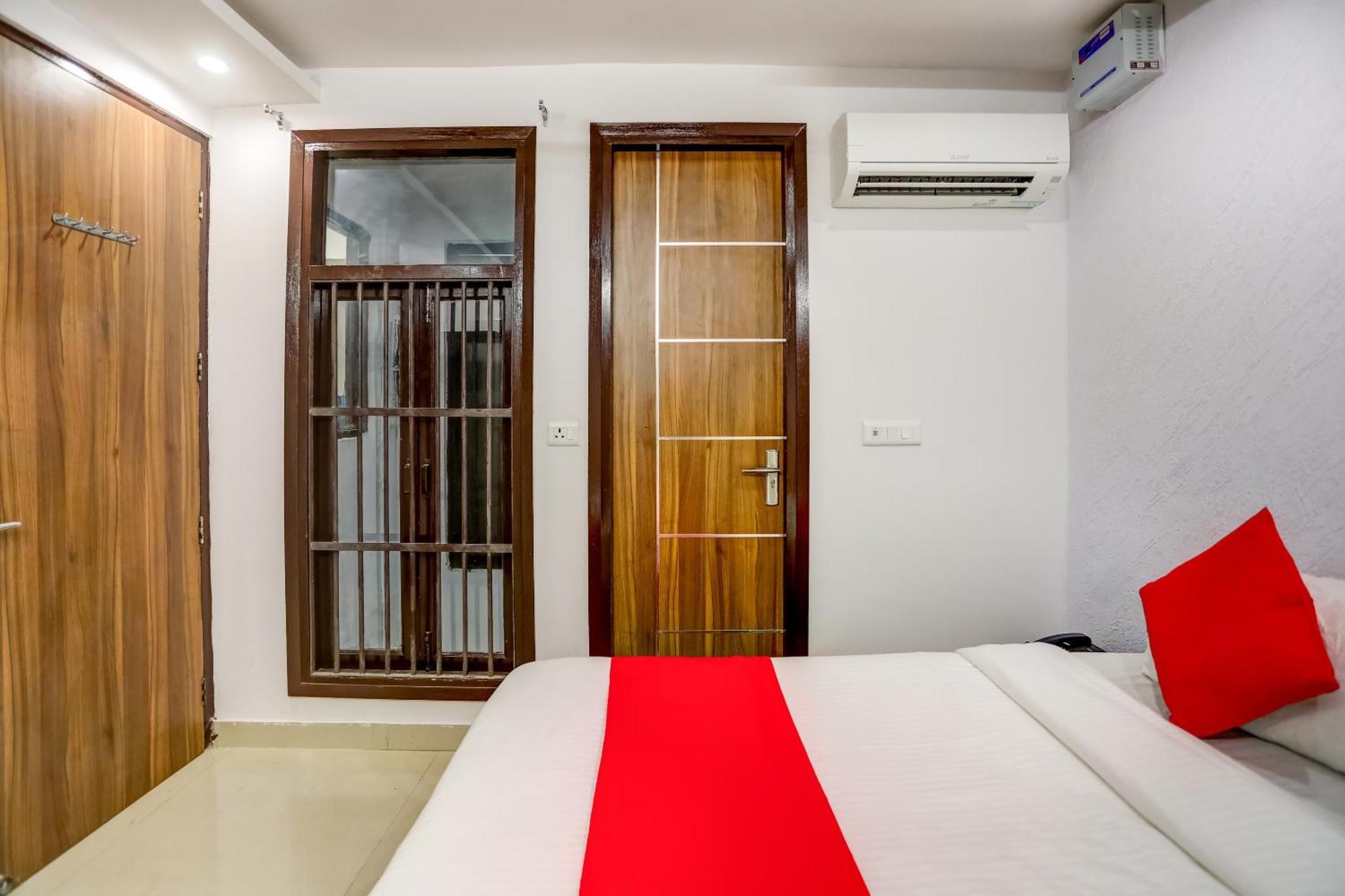 Hotel O Cozy Cave Yeni Delhi Dış mekan fotoğraf