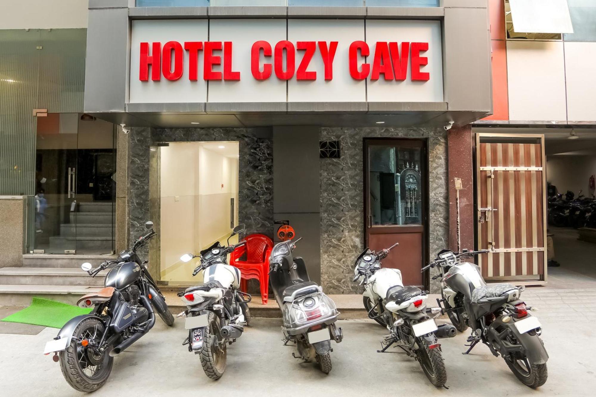 Hotel O Cozy Cave Yeni Delhi Dış mekan fotoğraf