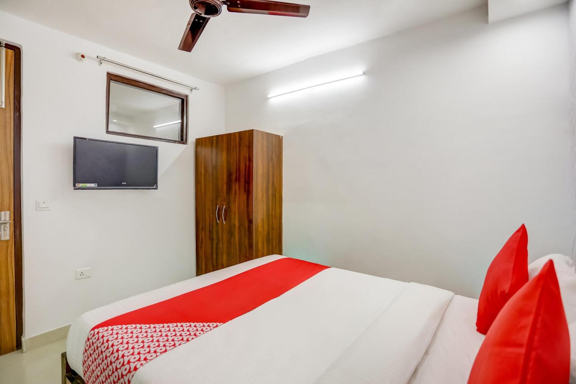 Hotel O Cozy Cave Yeni Delhi Dış mekan fotoğraf