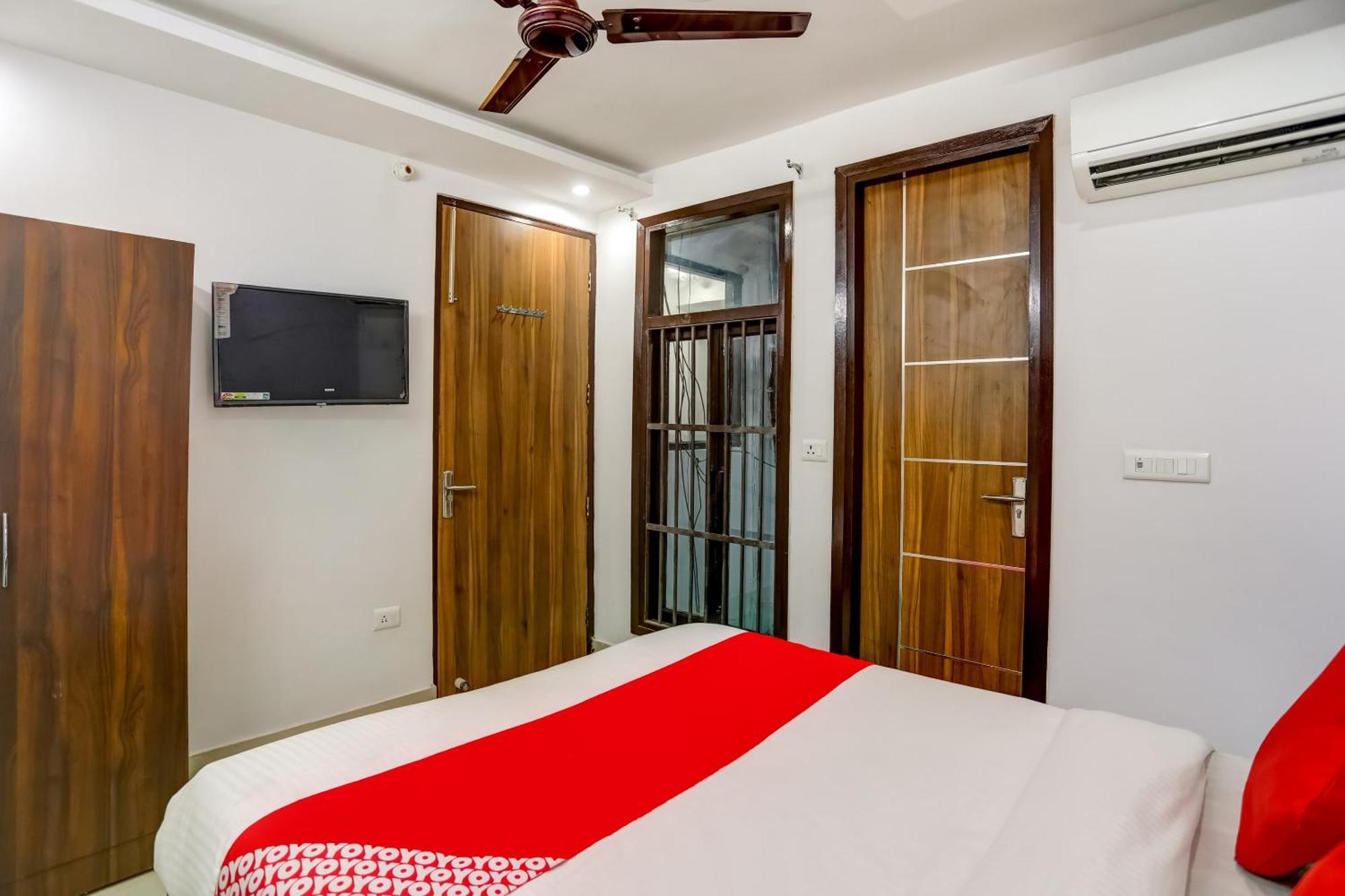 Hotel O Cozy Cave Yeni Delhi Dış mekan fotoğraf