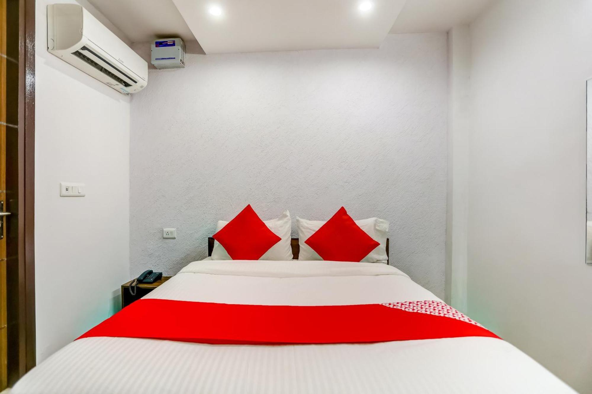 Hotel O Cozy Cave Yeni Delhi Dış mekan fotoğraf