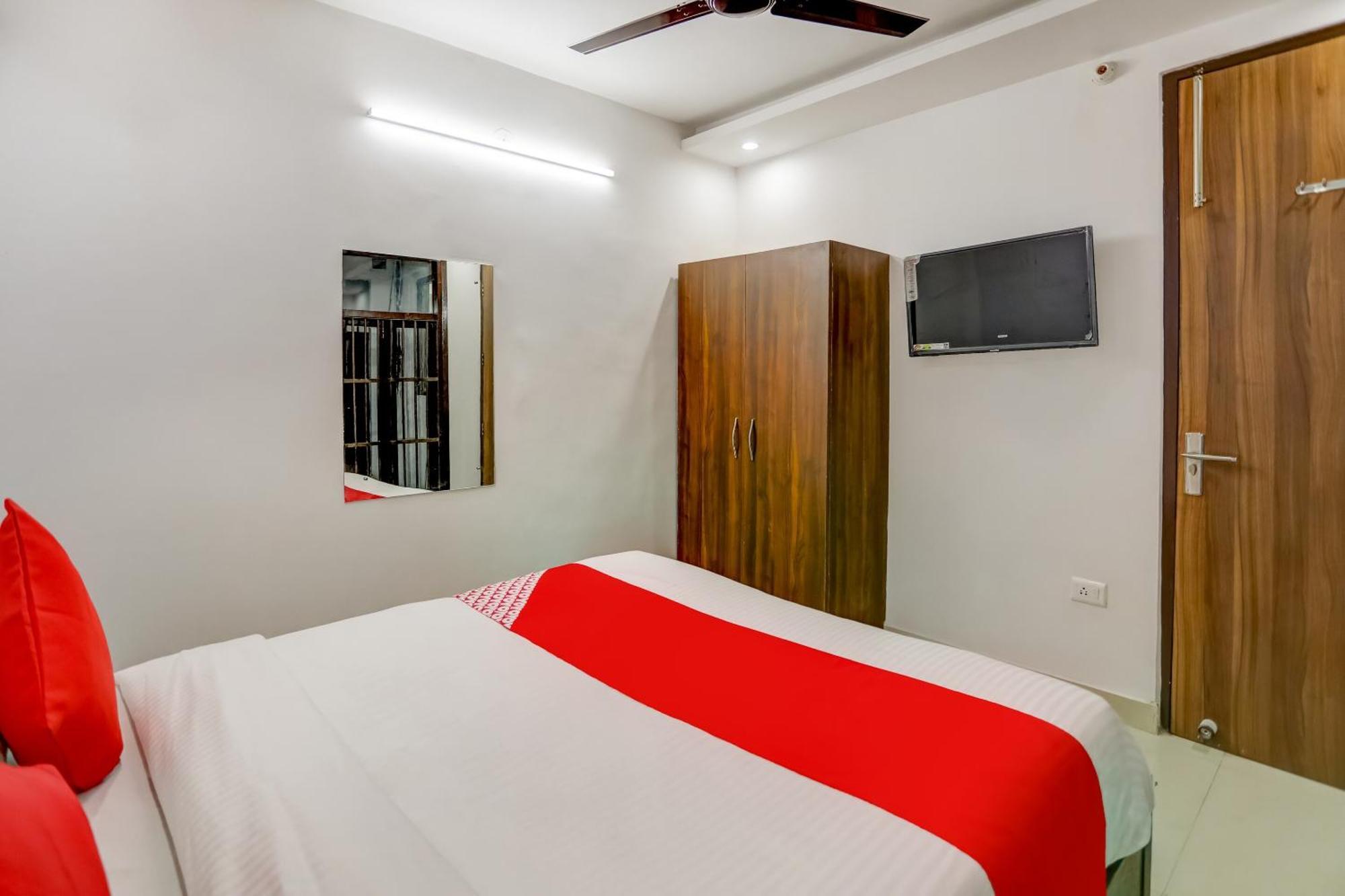 Hotel O Cozy Cave Yeni Delhi Dış mekan fotoğraf